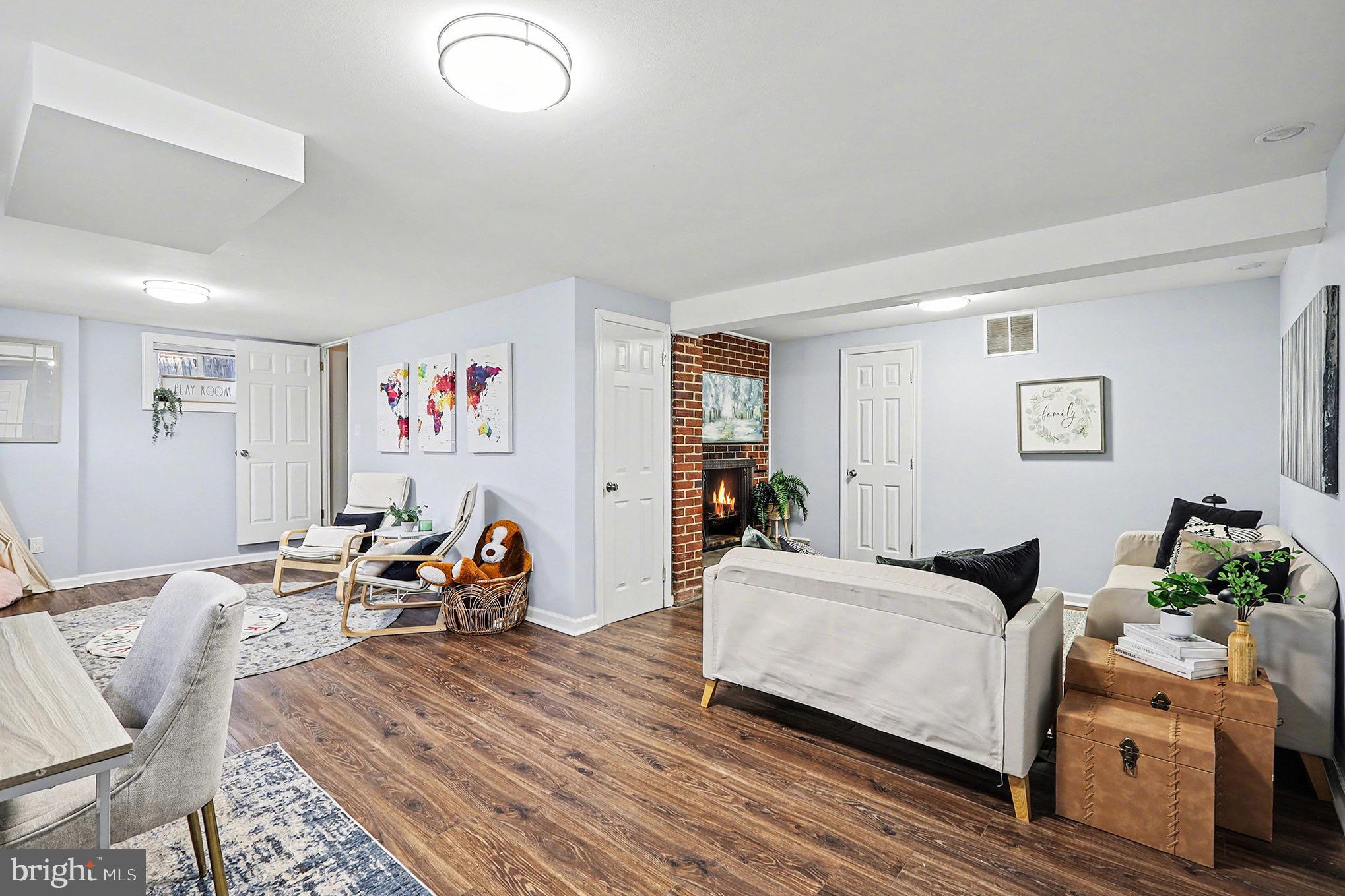 6722 S KINGS HIGHWAY