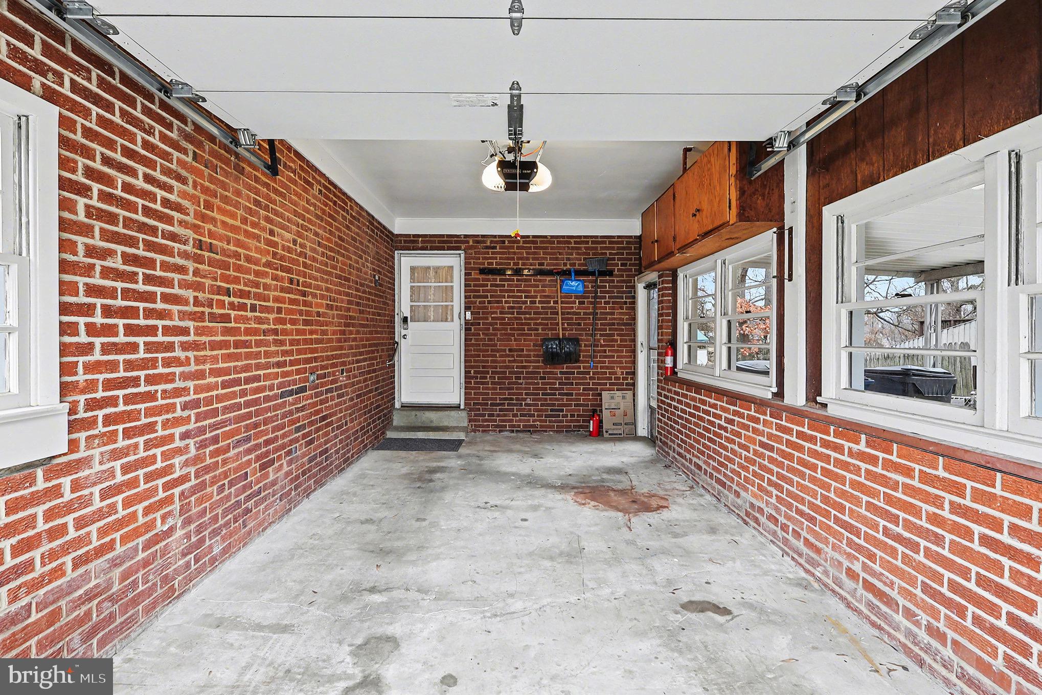 6722 S KINGS HIGHWAY