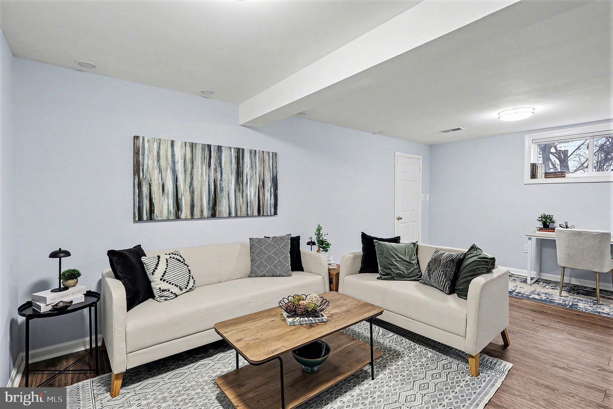 6722 S KINGS HIGHWAY