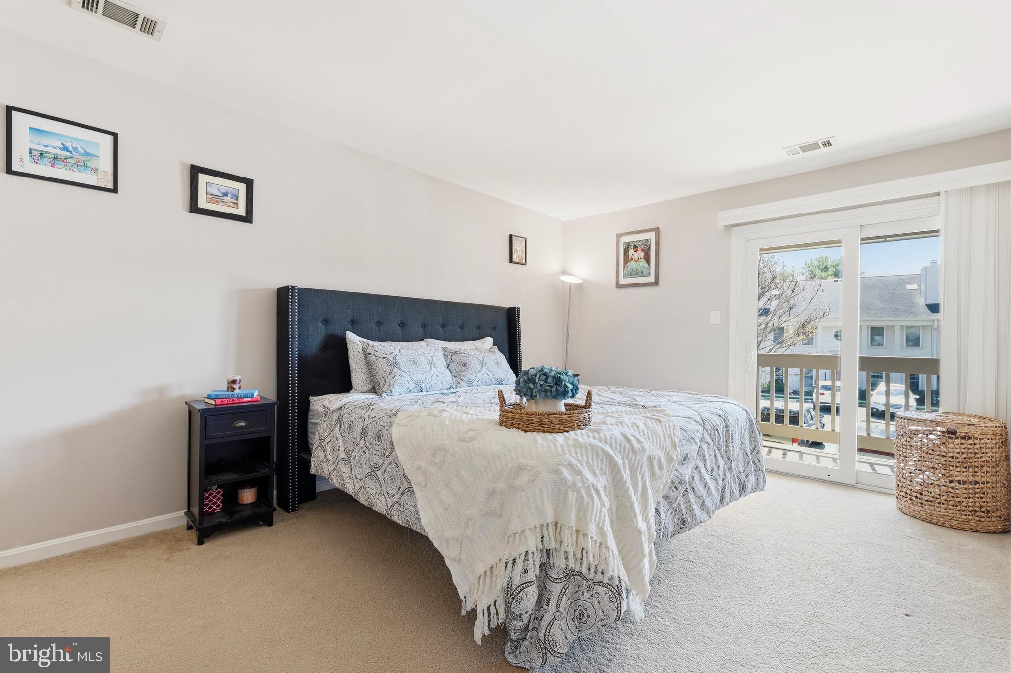 6060 ESSEX HOUSE SQUARE B