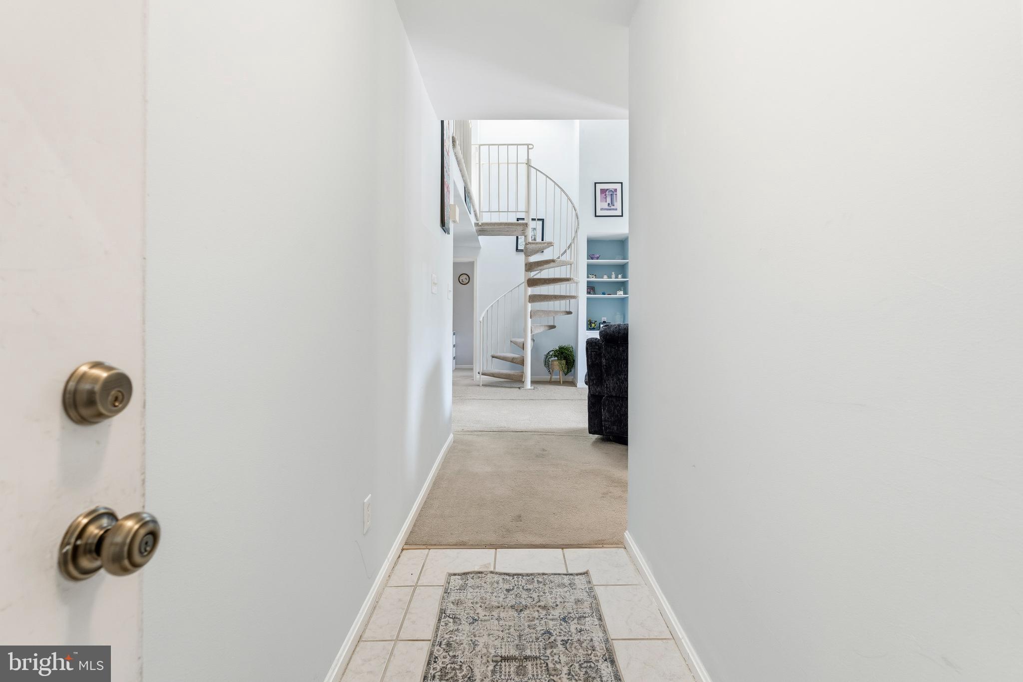 6060 ESSEX HOUSE SQUARE B