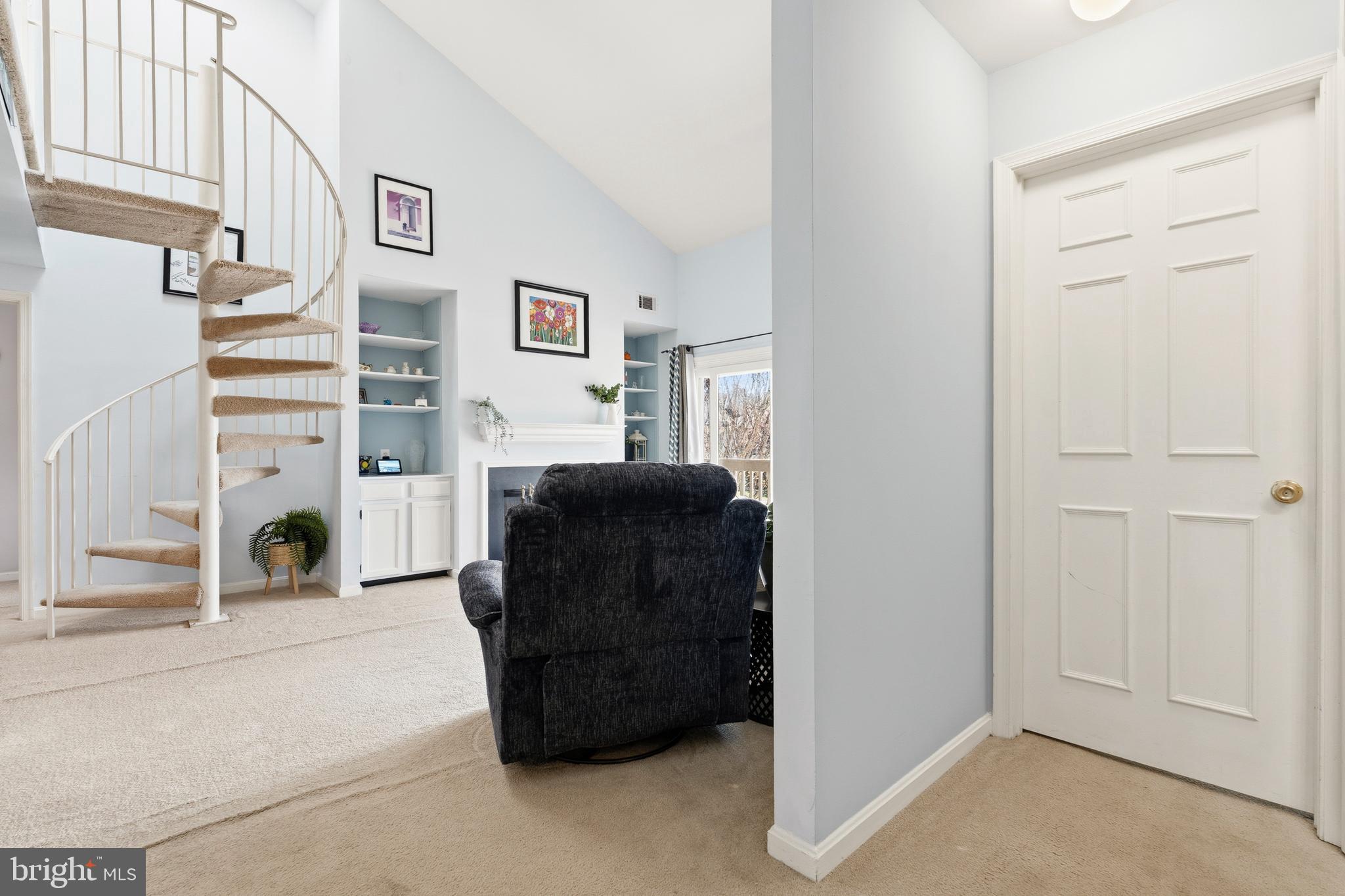 6060 ESSEX HOUSE SQUARE B