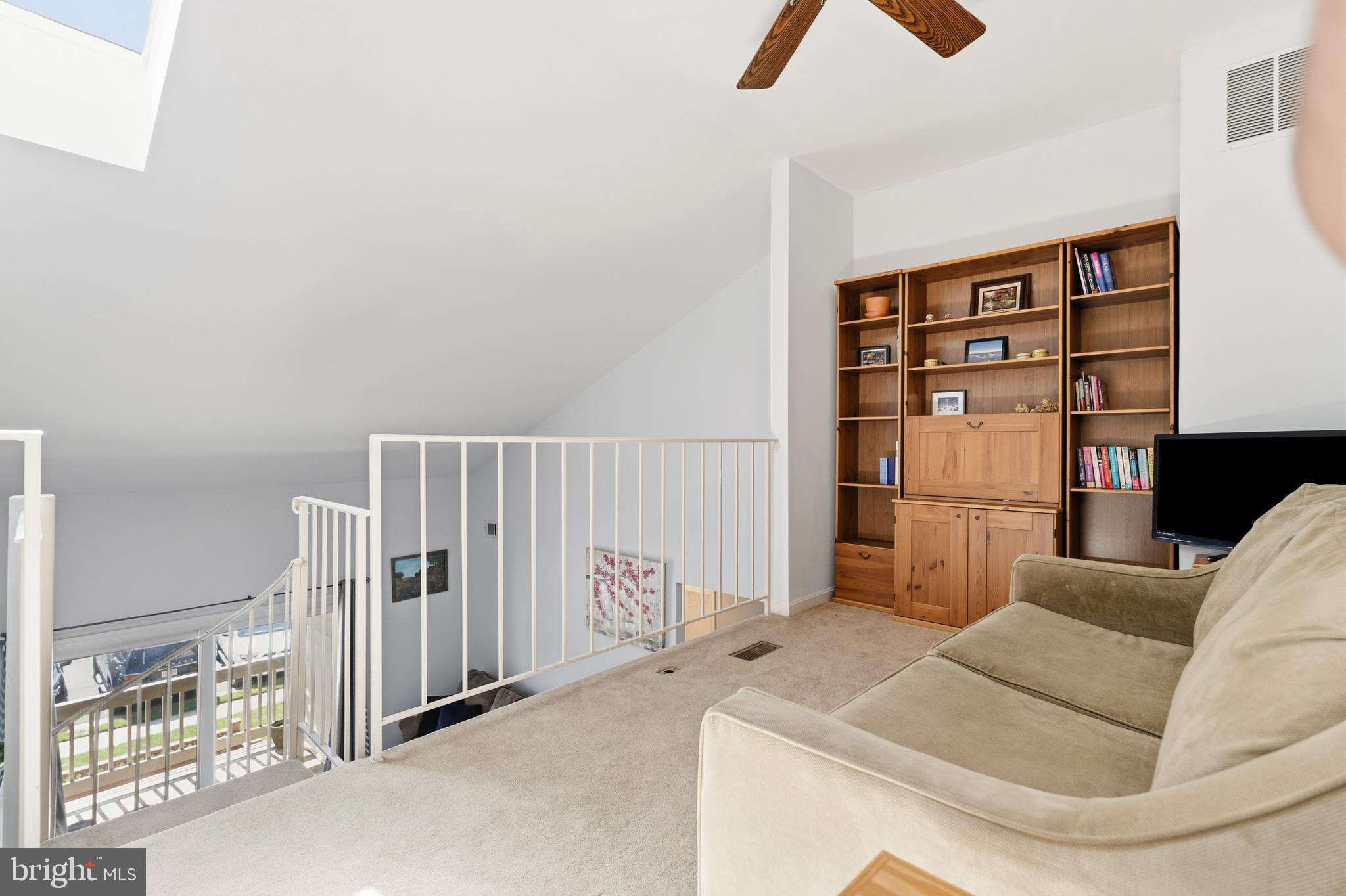 6060 ESSEX HOUSE SQUARE B