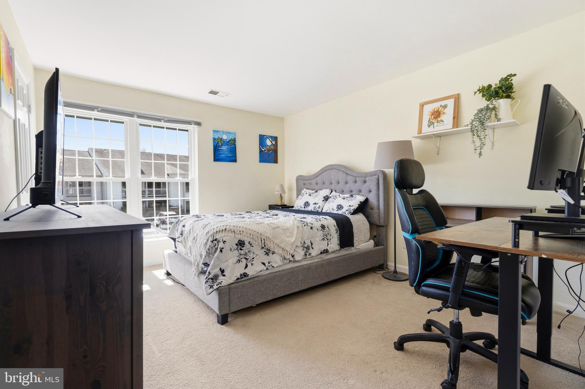 6060 ESSEX HOUSE SQUARE B