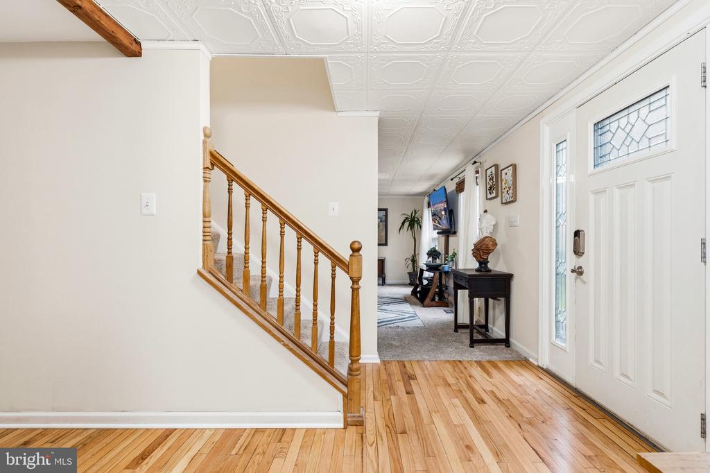 5839 NEW ENGLAND WOODS DRIVE