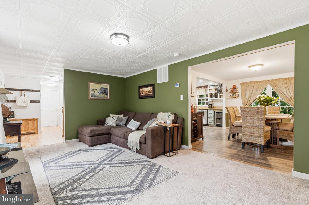 5839 NEW ENGLAND WOODS DRIVE