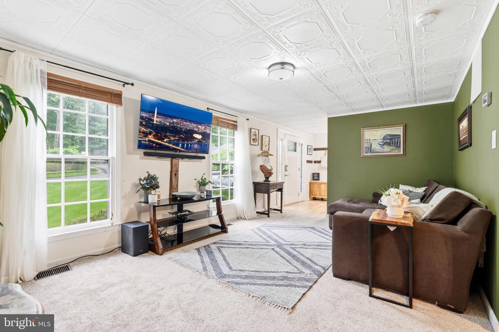 5839 NEW ENGLAND WOODS DRIVE