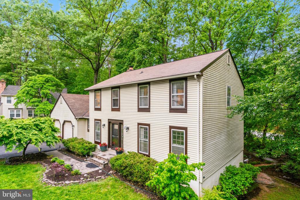 5839 NEW ENGLAND WOODS DRIVE