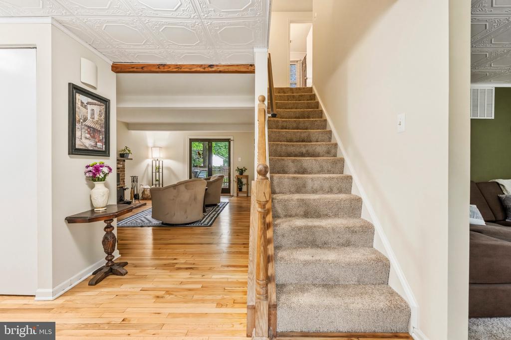 5839 NEW ENGLAND WOODS DRIVE