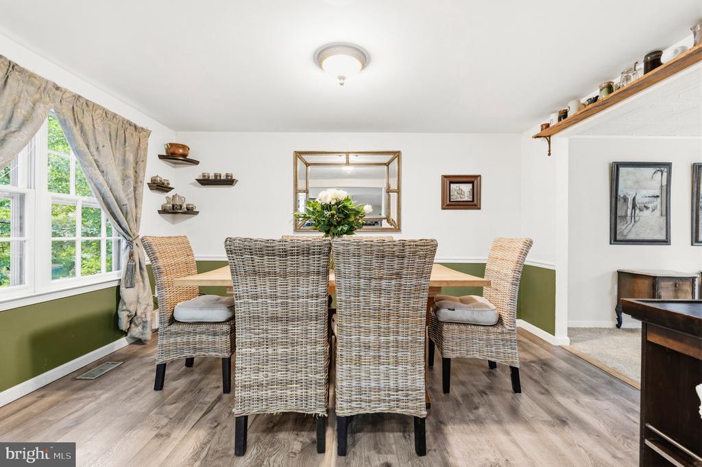 5839 NEW ENGLAND WOODS DRIVE
