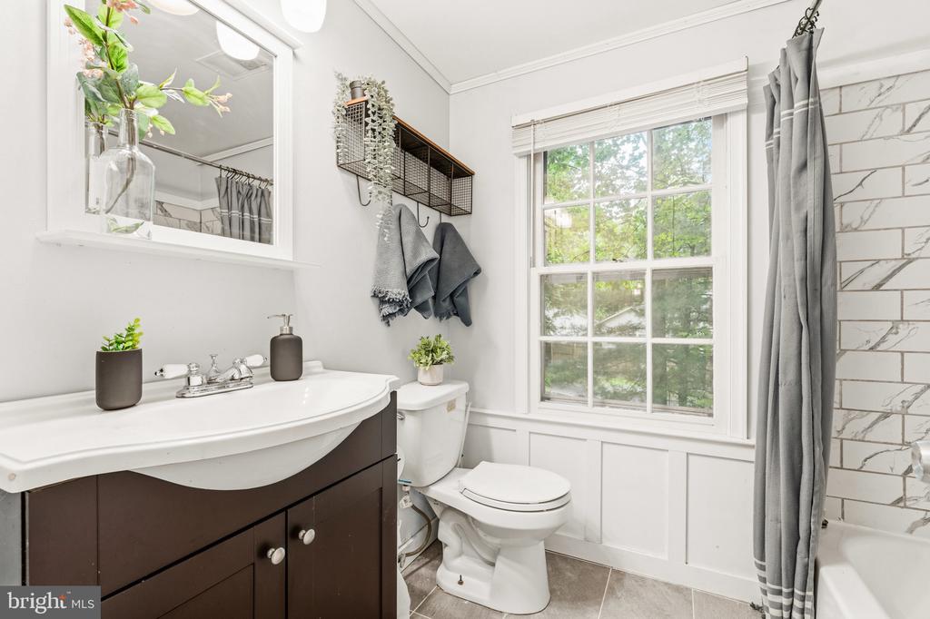 5839 NEW ENGLAND WOODS DRIVE