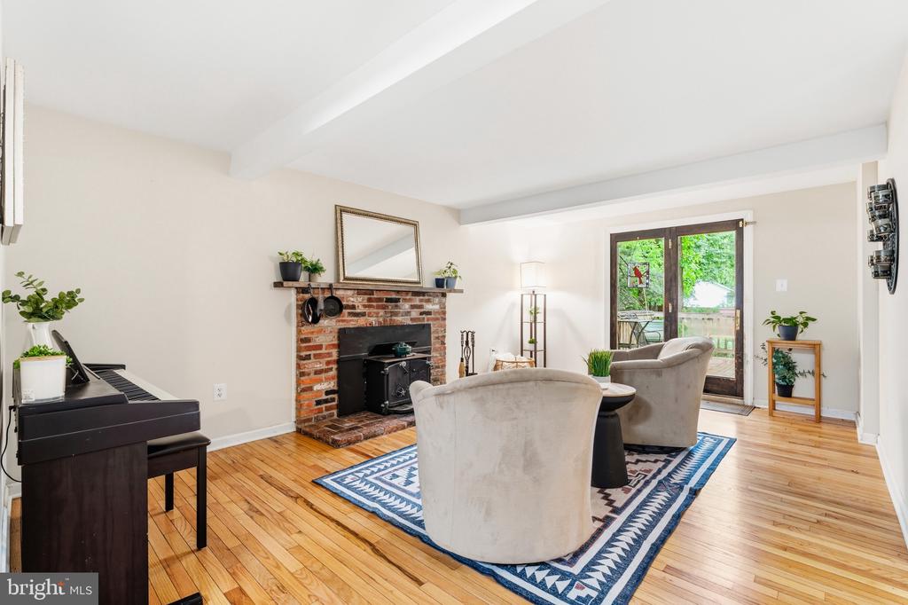 5839 NEW ENGLAND WOODS DRIVE
