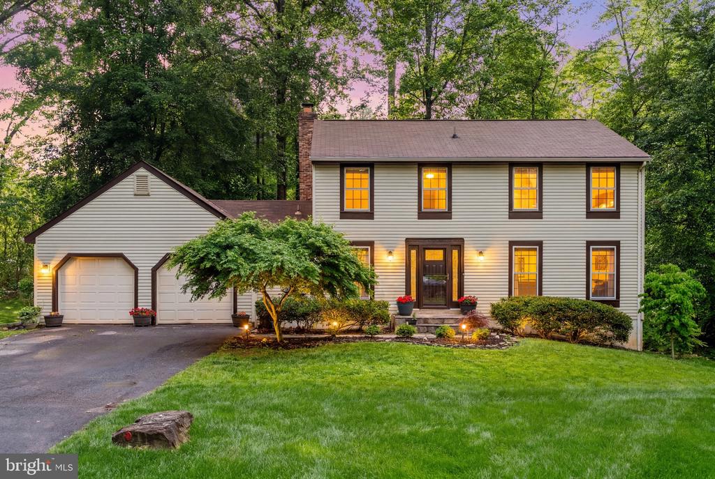 5839 NEW ENGLAND WOODS DRIVE
