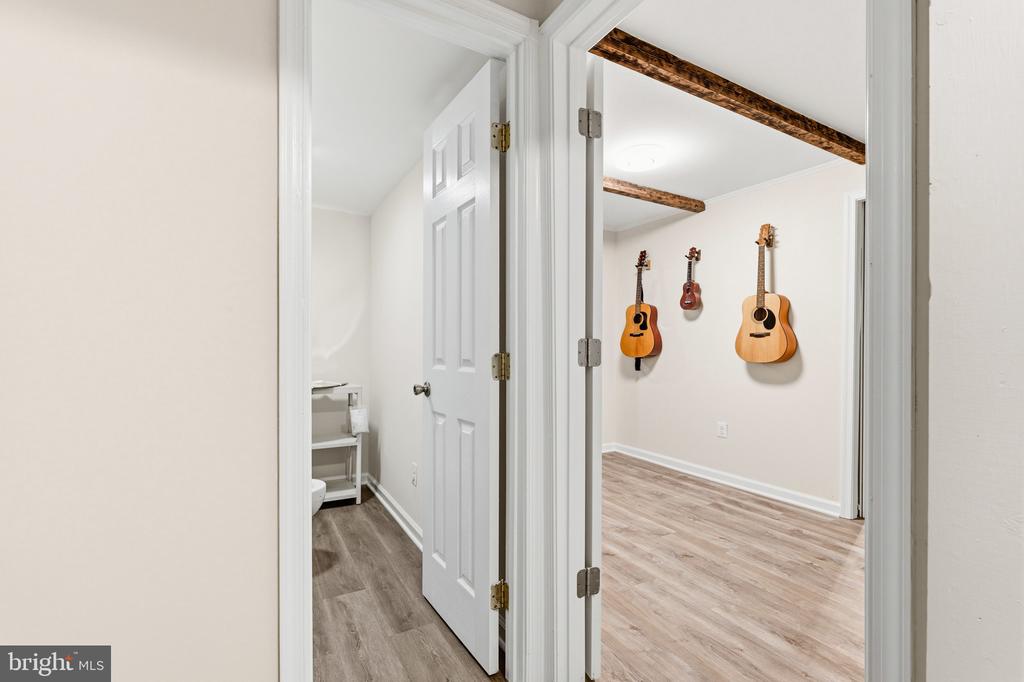 5839 NEW ENGLAND WOODS DRIVE