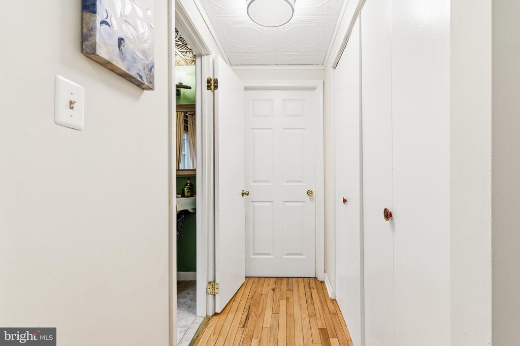 5839 NEW ENGLAND WOODS DRIVE