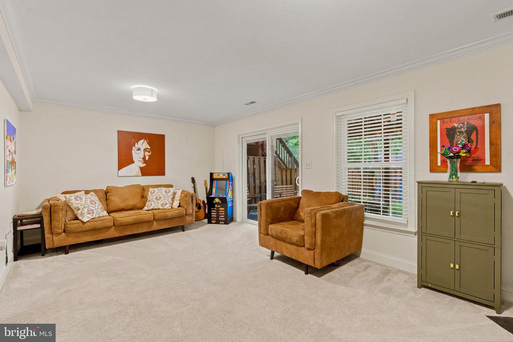 7109 TANWORTH DRIVE