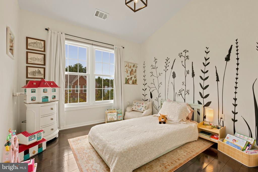 7109 TANWORTH DRIVE
