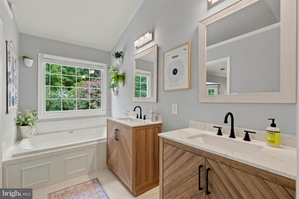 7109 TANWORTH DRIVE