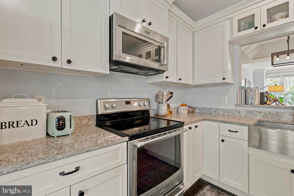 7109 TANWORTH DRIVE
