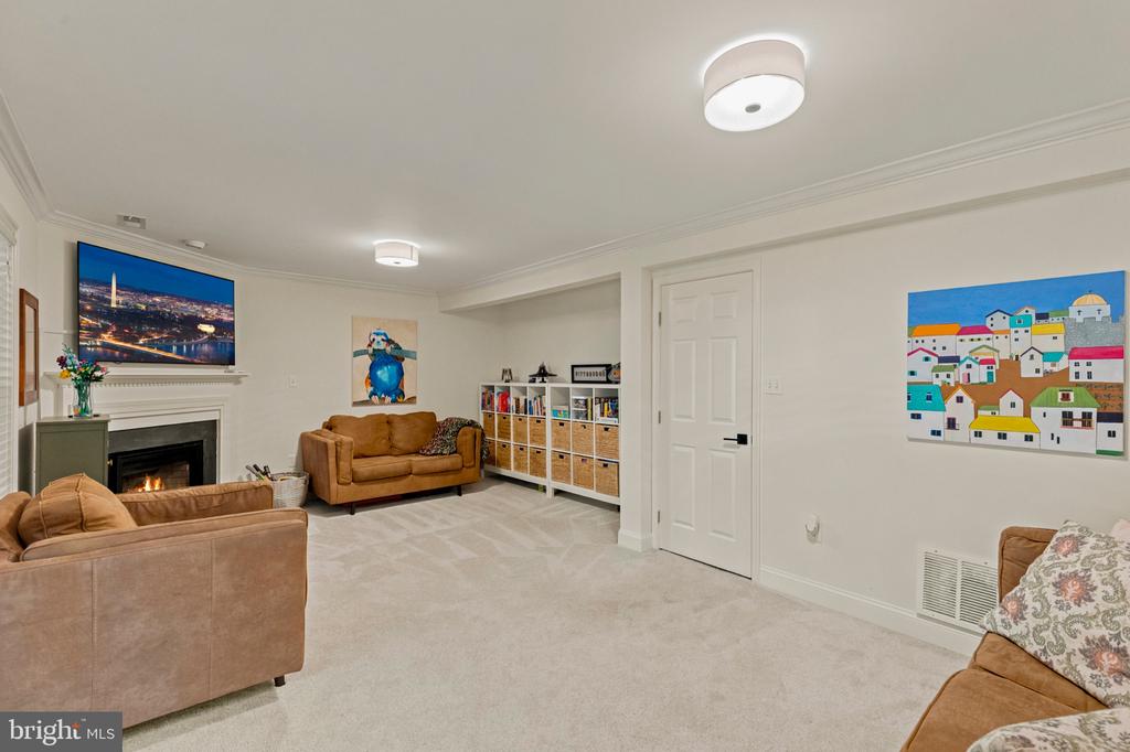 7109 TANWORTH DRIVE