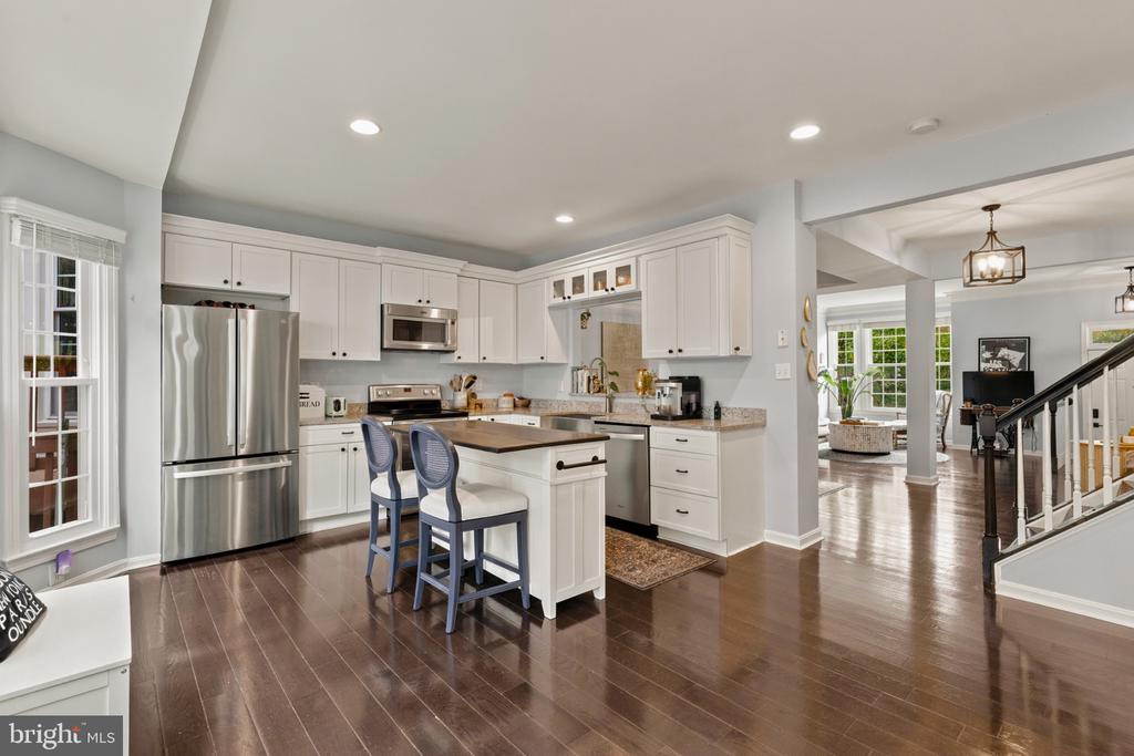 7109 TANWORTH DRIVE