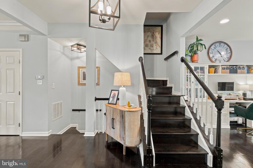 7109 TANWORTH DRIVE