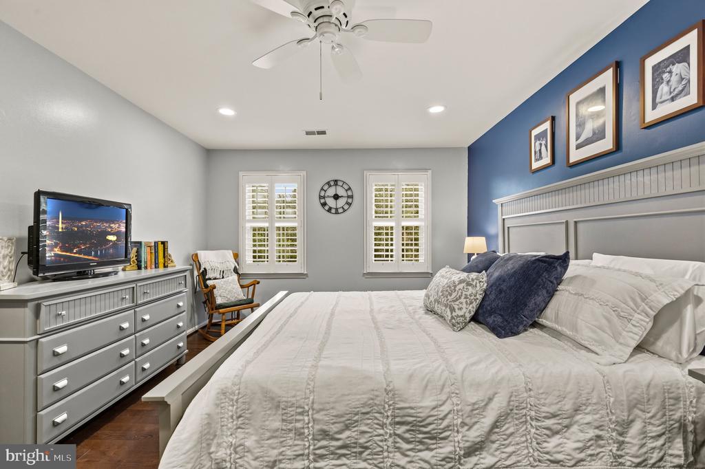 5459 CHESHIRE MEADOWS WAY