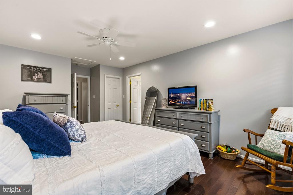 5459 CHESHIRE MEADOWS WAY