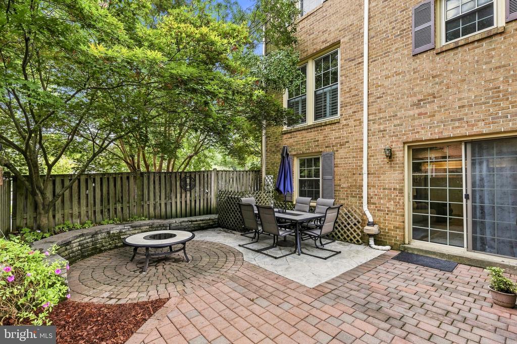5459 CHESHIRE MEADOWS WAY