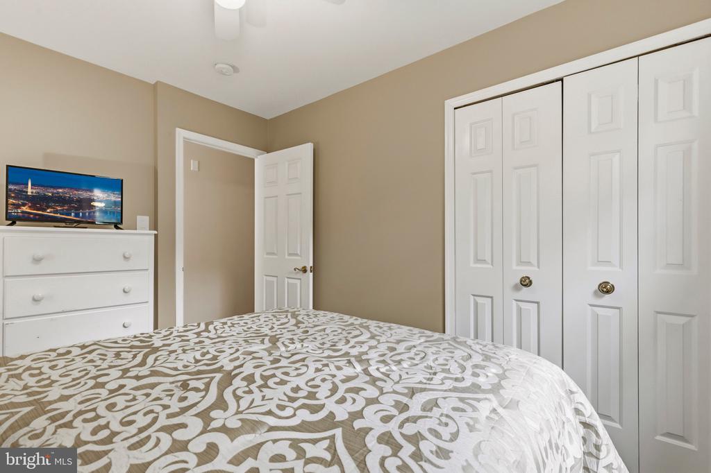 5459 CHESHIRE MEADOWS WAY