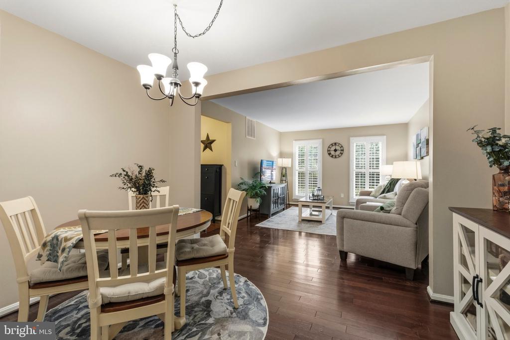 5459 CHESHIRE MEADOWS WAY