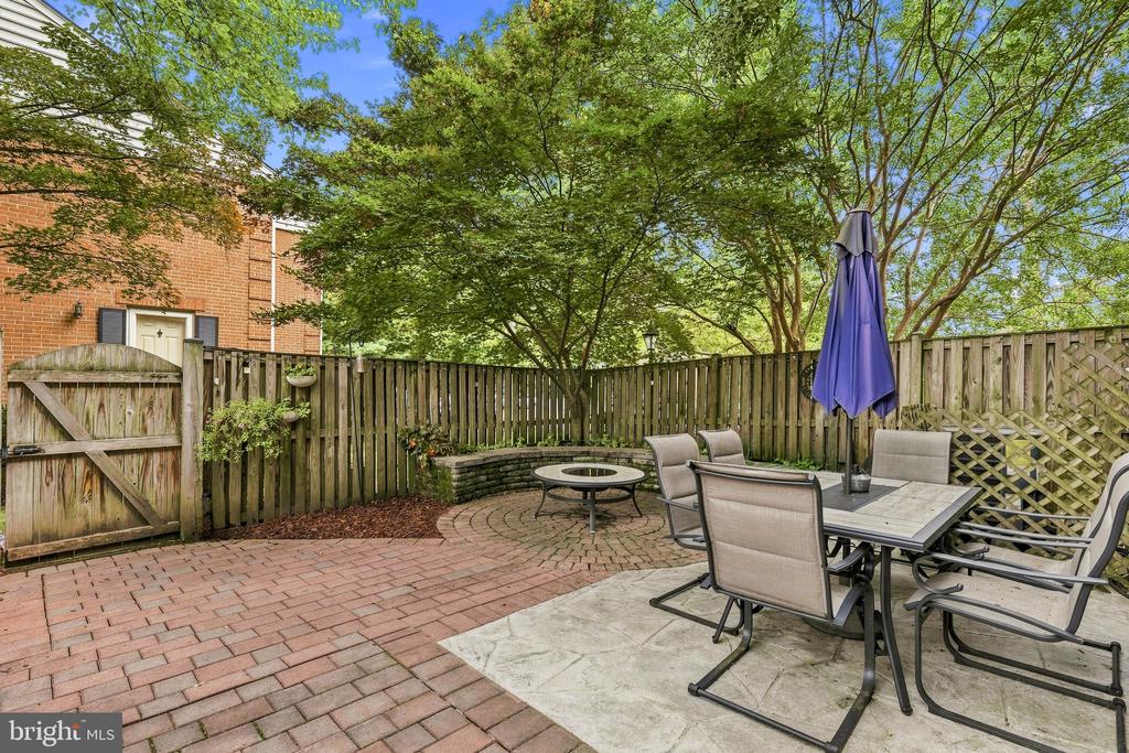 5459 CHESHIRE MEADOWS WAY