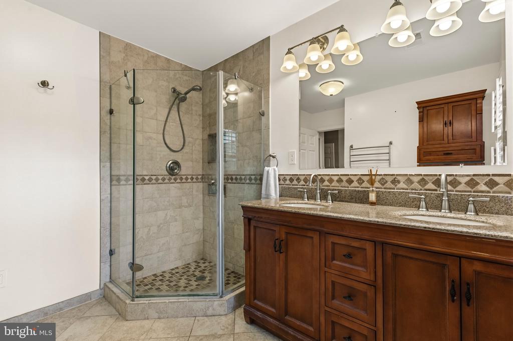 5459 CHESHIRE MEADOWS WAY
