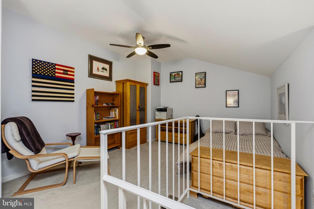 6043 ESSEX HOUSE SQUARE Unit: B
