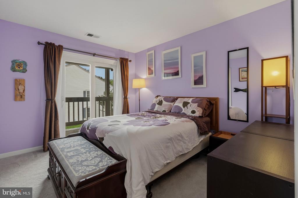 6043 ESSEX HOUSE SQUARE Unit: B