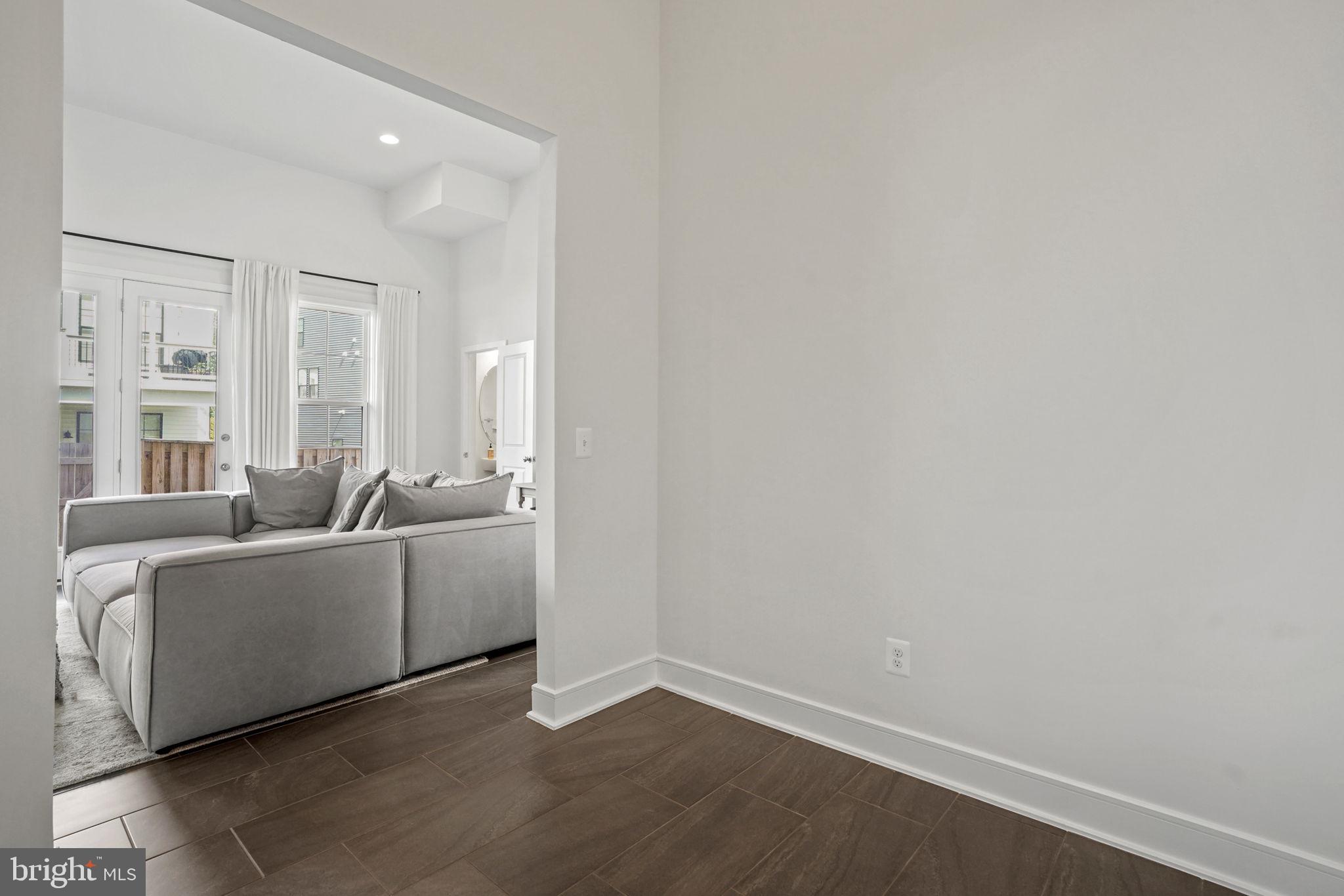 25426 Nichols Orchard Ter