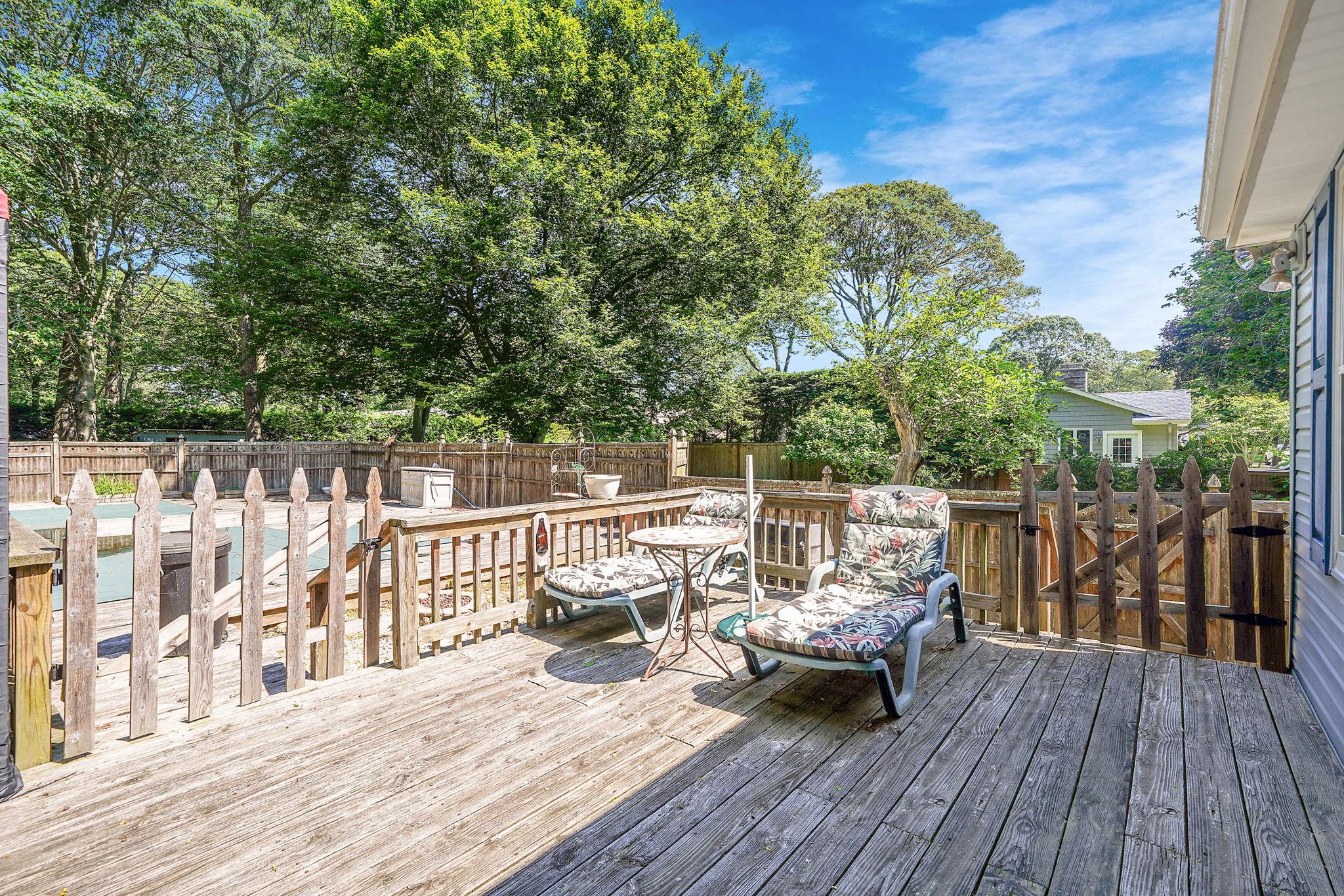 15 Youngs Avenue