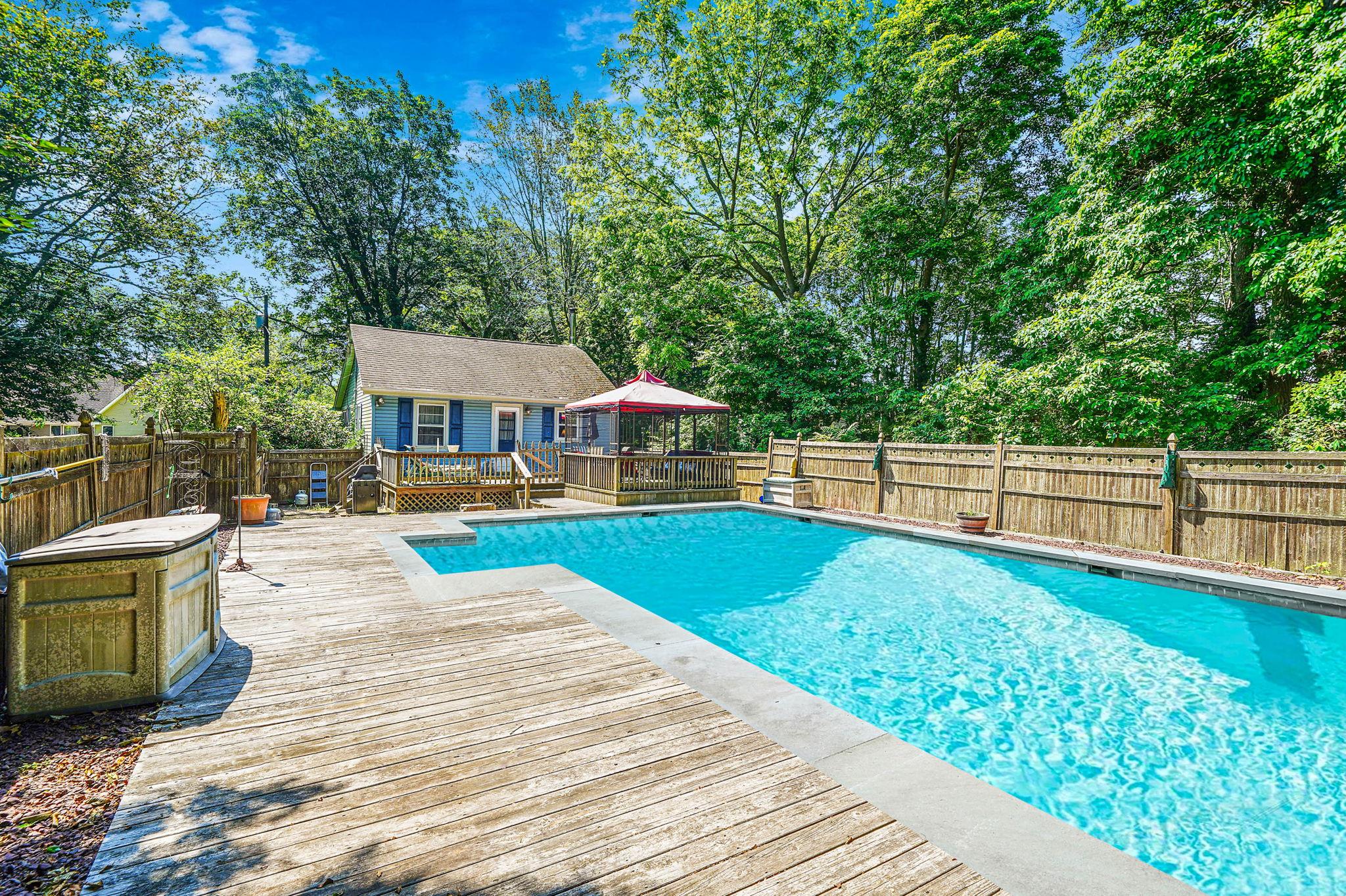 15 Youngs Avenue