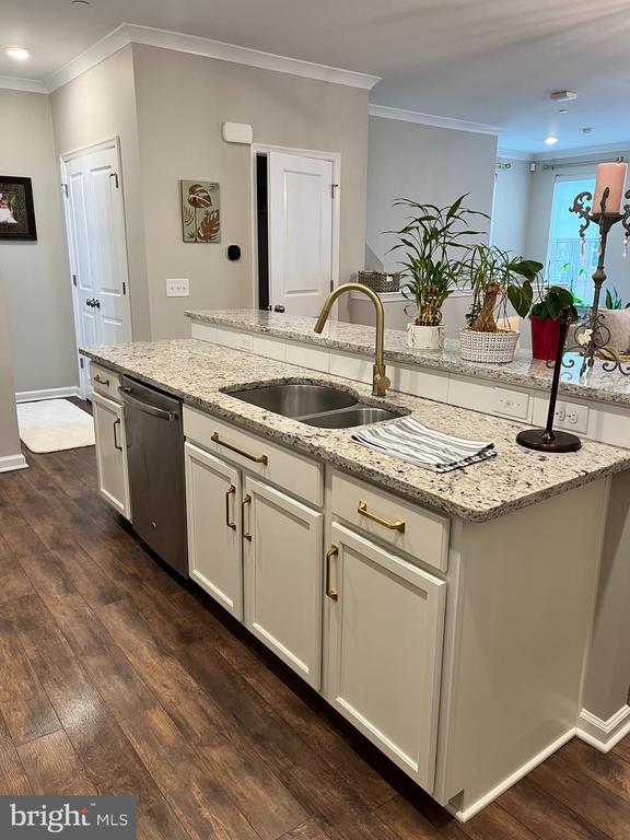 327 KRAMER CT