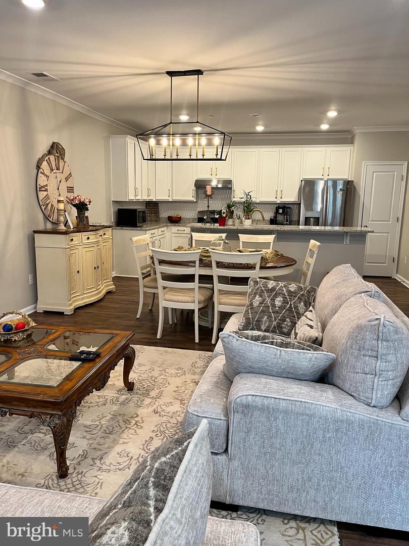 327 KRAMER CT