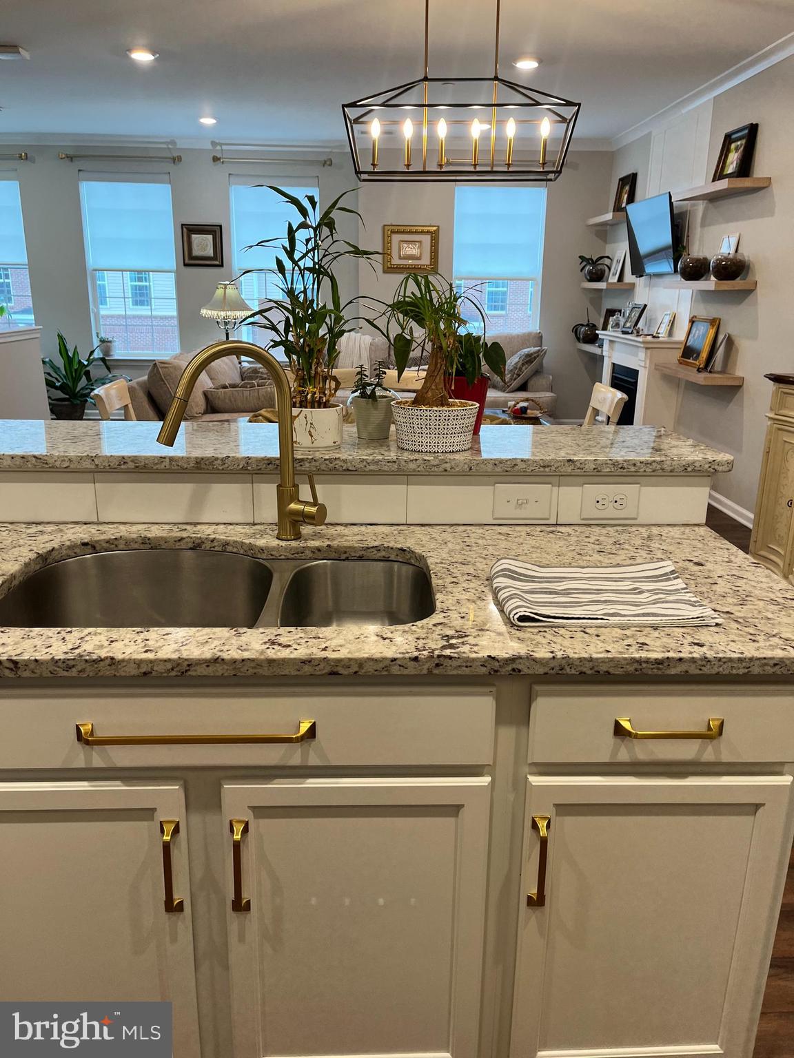 327 KRAMER CT