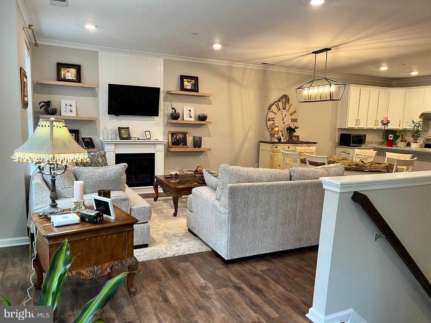 327 KRAMER CT