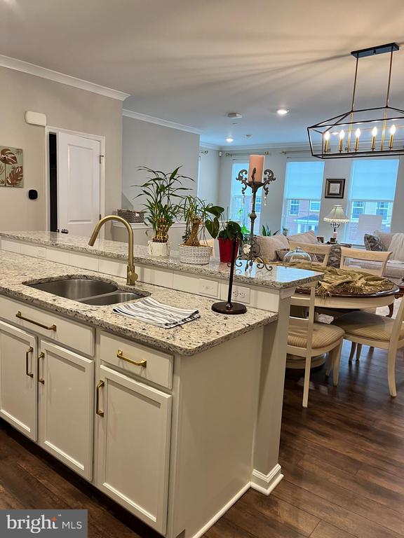 327 KRAMER CT