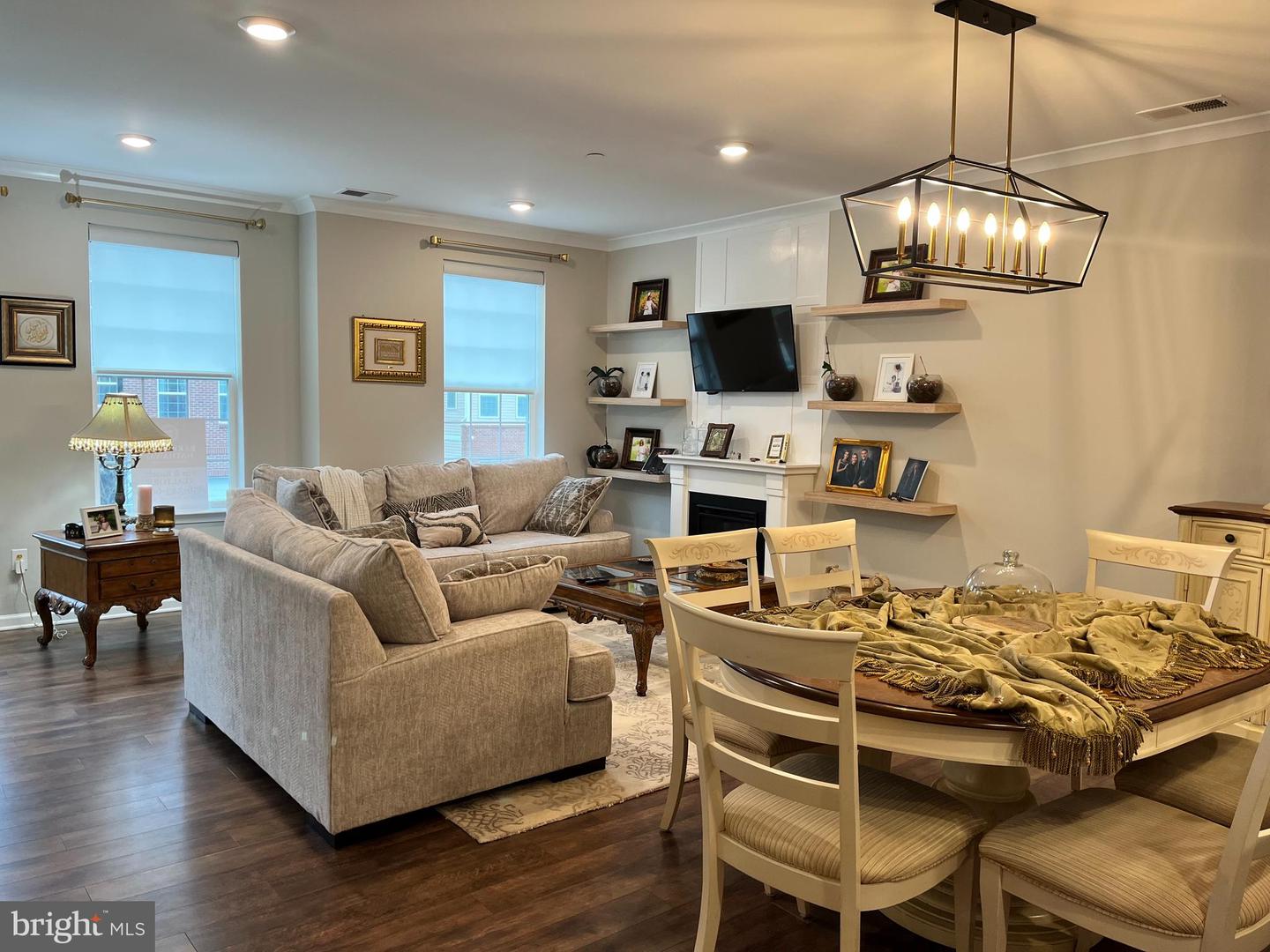 327 KRAMER CT
