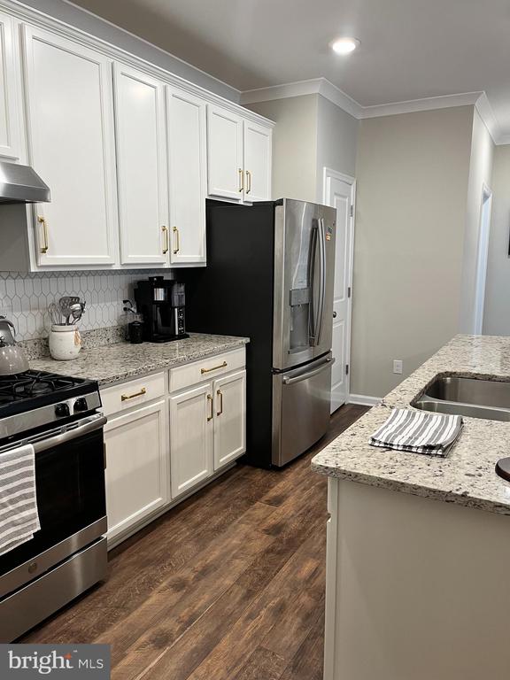 327 KRAMER CT