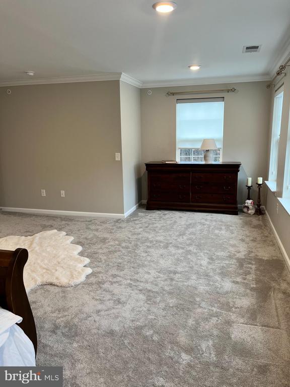 327 KRAMER CT