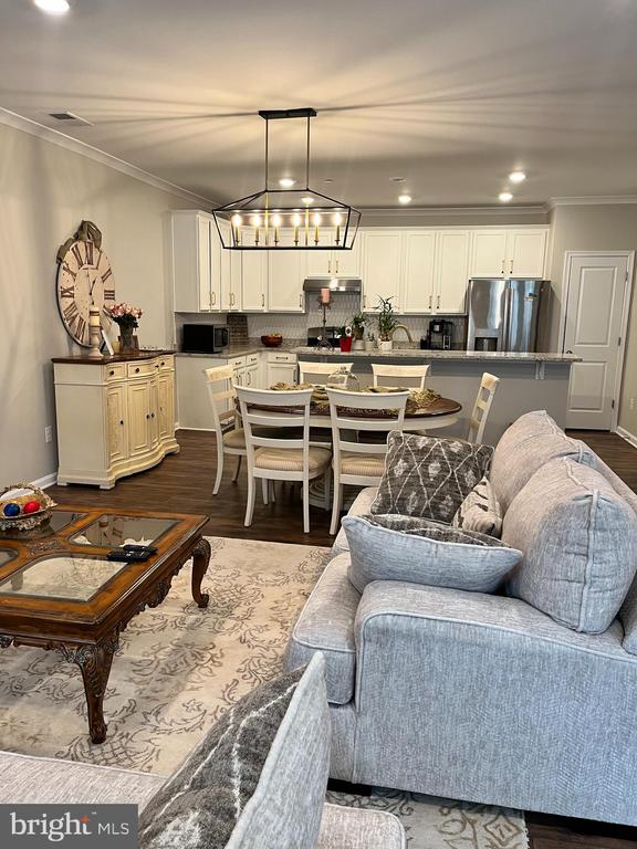 327 KRAMER CT