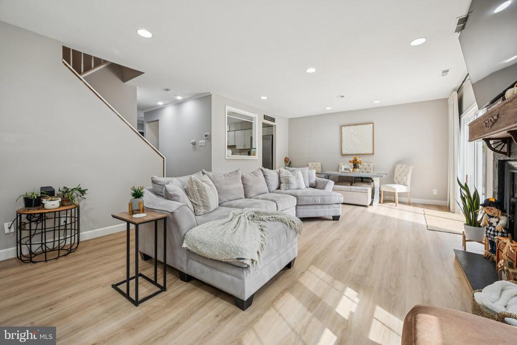 74 POPPY COURT