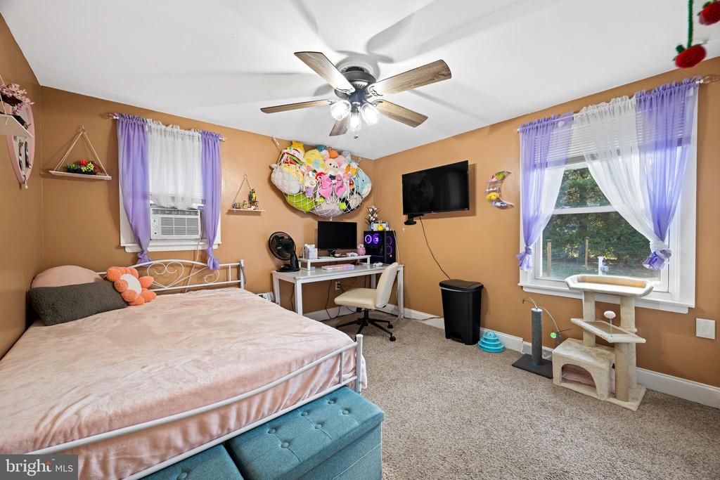 553 KENYON