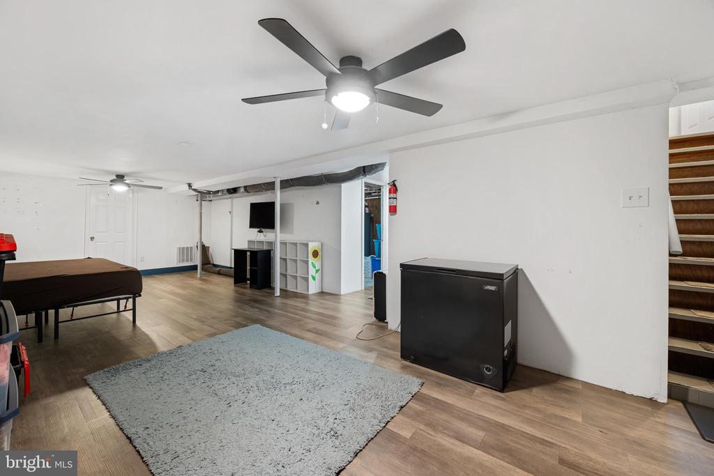 553 KENYON